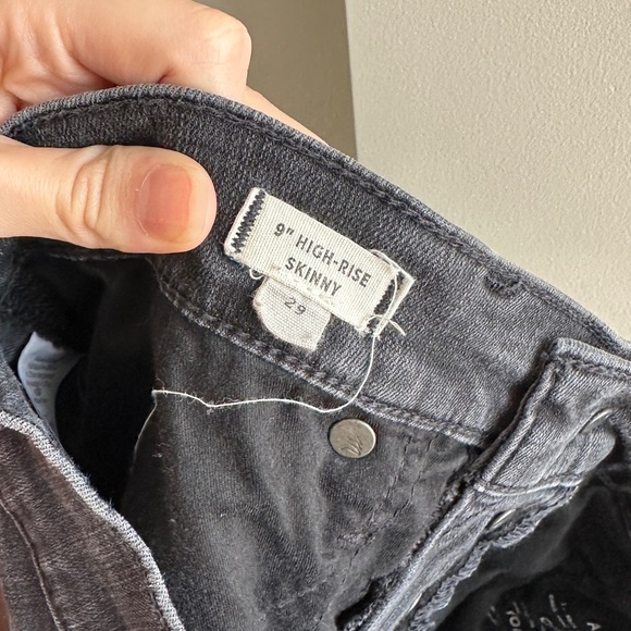 Madewell Black 9” High-Rise Button-Fly Skinny Jeans, Raw Hem, Size 29 - Picture 15 of 16